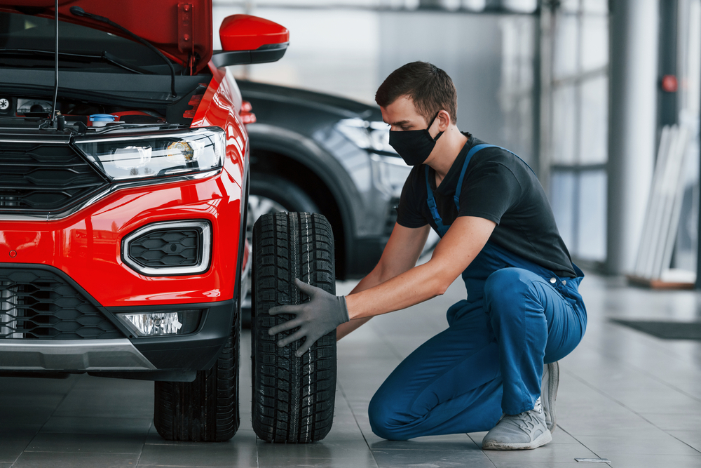 Best car or Auto body repair garage workshop in Dubai, UAE - KM Garage